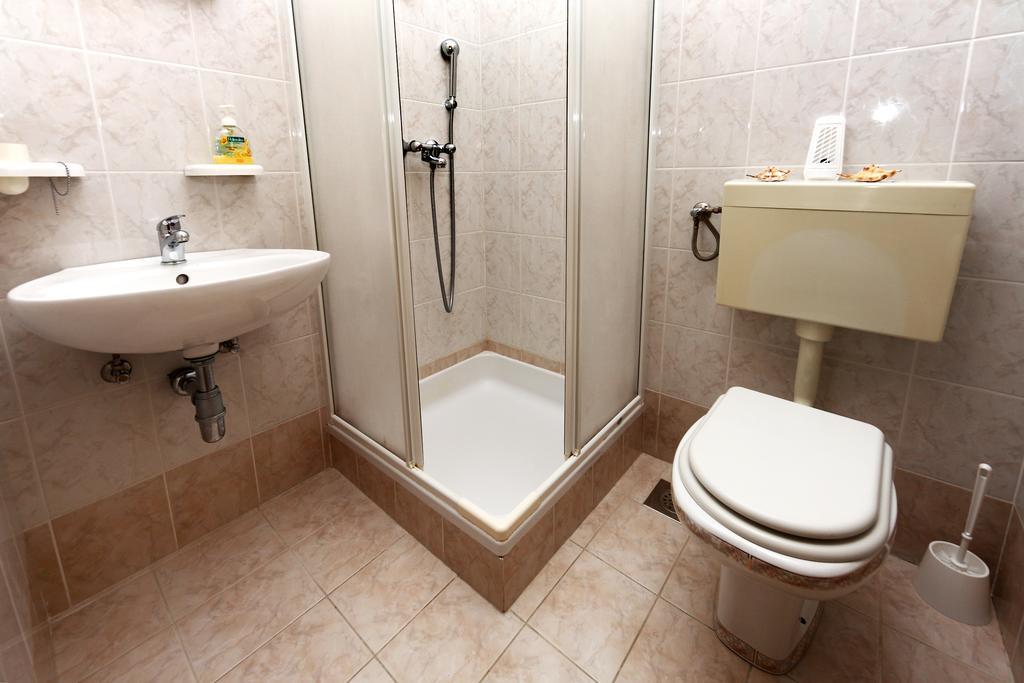 Apartments In Beautiful Split Podstrana Phòng bức ảnh