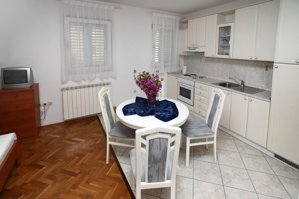 Apartments In Beautiful Split Podstrana Phòng bức ảnh