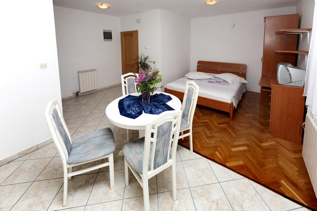 Apartments In Beautiful Split Podstrana Phòng bức ảnh