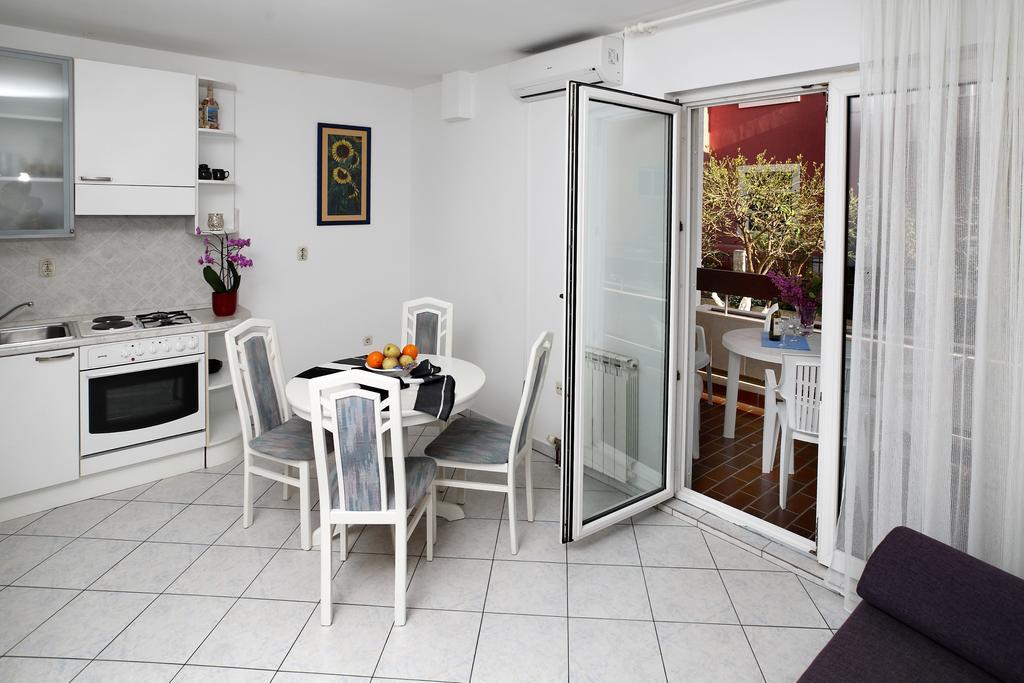 Apartments In Beautiful Split Podstrana Phòng bức ảnh