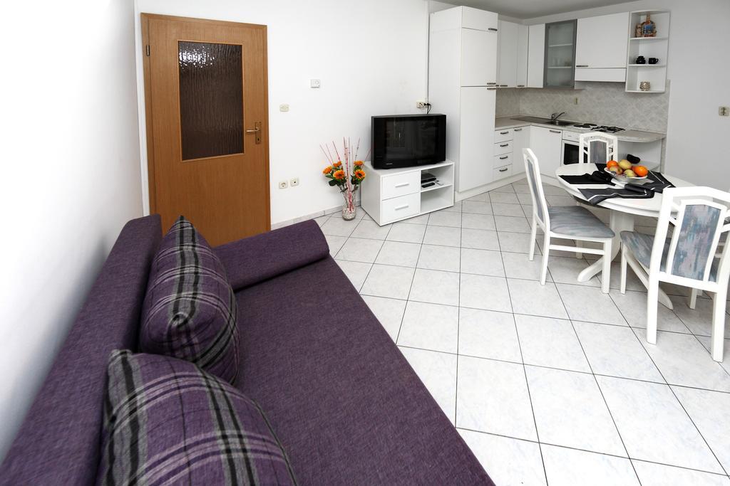 Apartments In Beautiful Split Podstrana Phòng bức ảnh