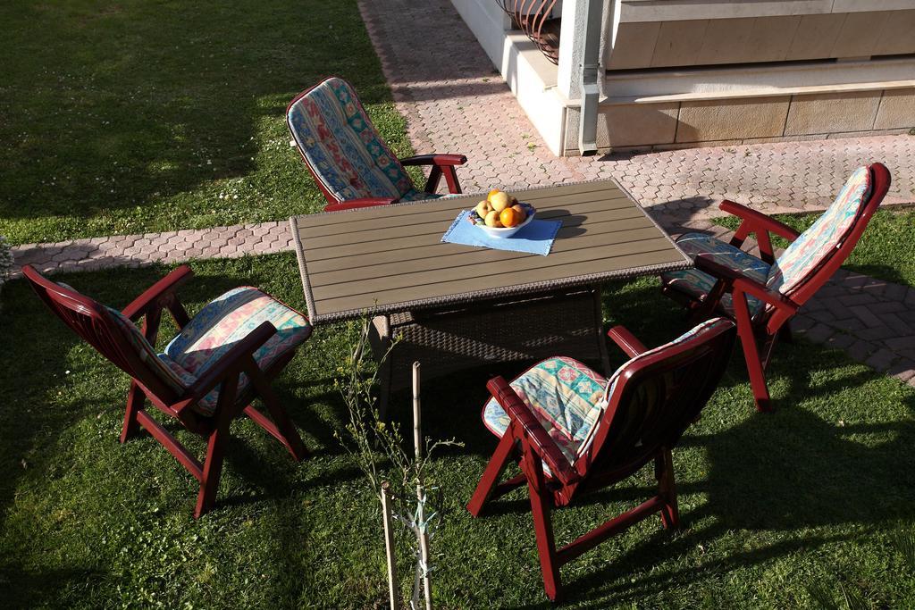 Apartments In Beautiful Split Podstrana Phòng bức ảnh
