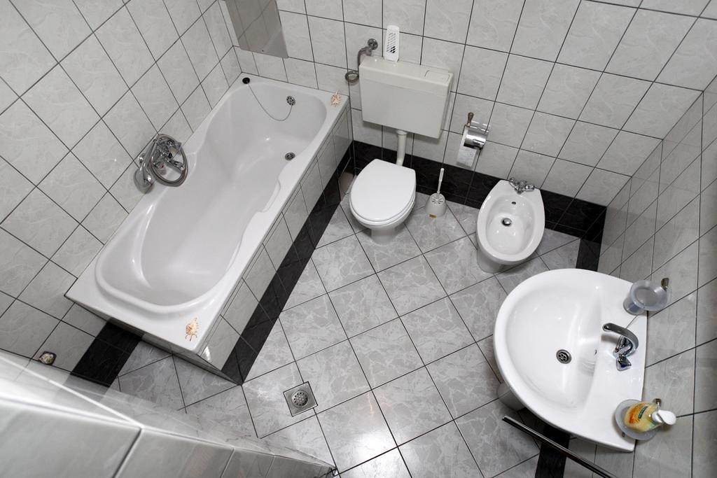 Apartments In Beautiful Split Podstrana Phòng bức ảnh